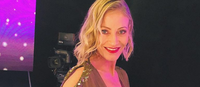Marcela Vacarezza se luce con sexy bikinazo a sus 48 años