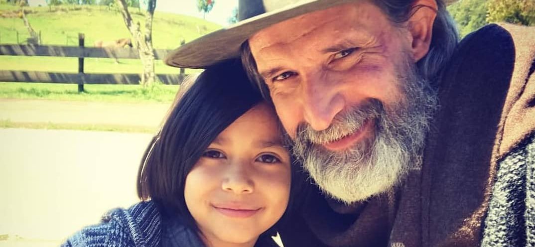 La gran respuesta de Simón Beltrán a quienes le piden que se "corte el pelo como hombre"