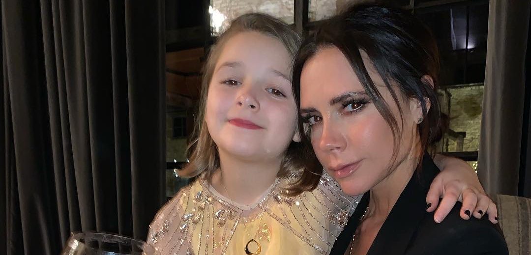 Victoria Beckham es criticada por someter a tratamiento estético a su hija de siete años