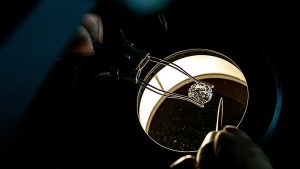 Lujosa joyería Tiffany & Co revelará el origen de sus diamantes