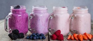 Fácil y rápido: 3 recetas de smoothies para tomar al desayuno