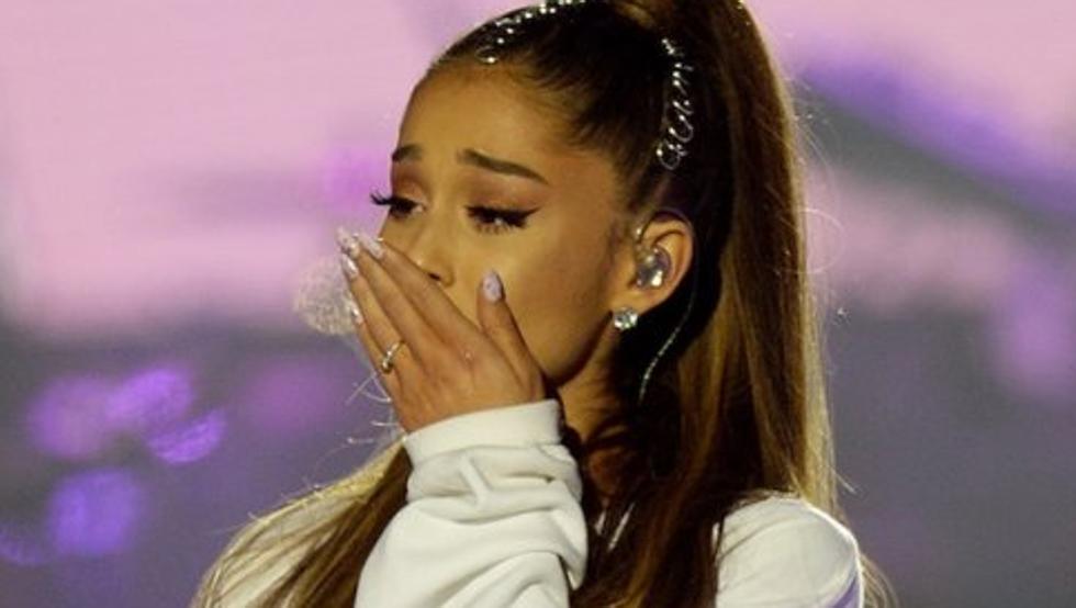 Ariana Grande intentó arreglar tatuaje en japonés ¡pero lo empeoró!