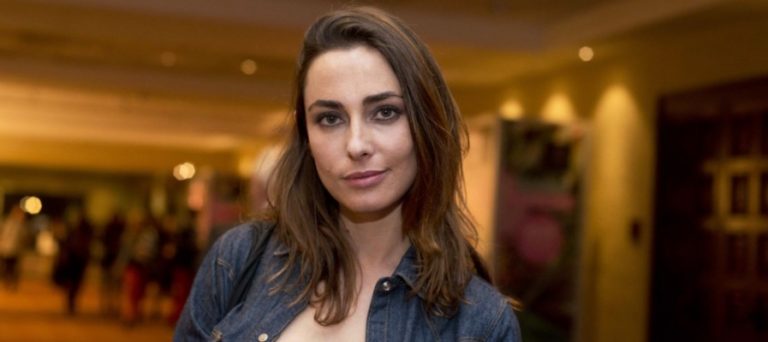 Javiera Díaz de Valdés se refiere a su experiencia en sesión fotográfica con serpiente