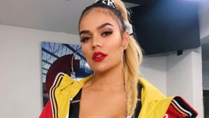 Karol G impactó a sus fans al compartir fotografía de sus 15 años