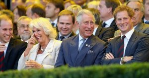 Príncipes William y Harry obsequian particular regalo a Camilla Parker
