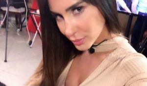 Fran Undurraga saca aplausos con nueva foto en bikini