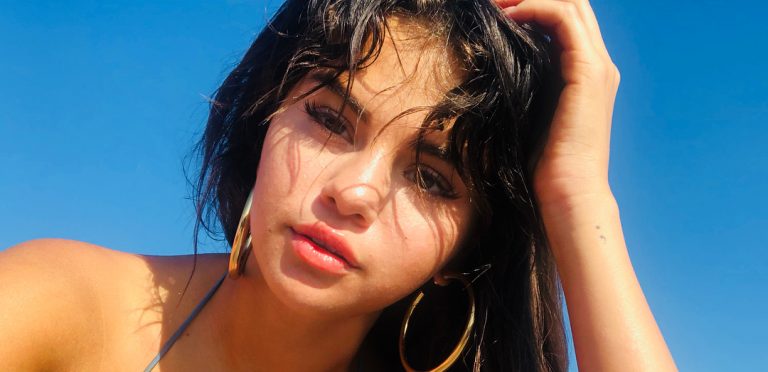 Selena Gómez demuestra toda su sensualidad con fotos al estilo "Baywatch"