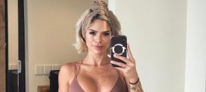 Modelo fitness fue atacada por un cerdo en plena sesión de fotos en Las Bahamas
