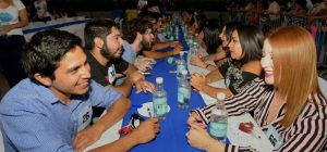 Conoce a la pareja que hizo match en el Tinder presencial en Maipú