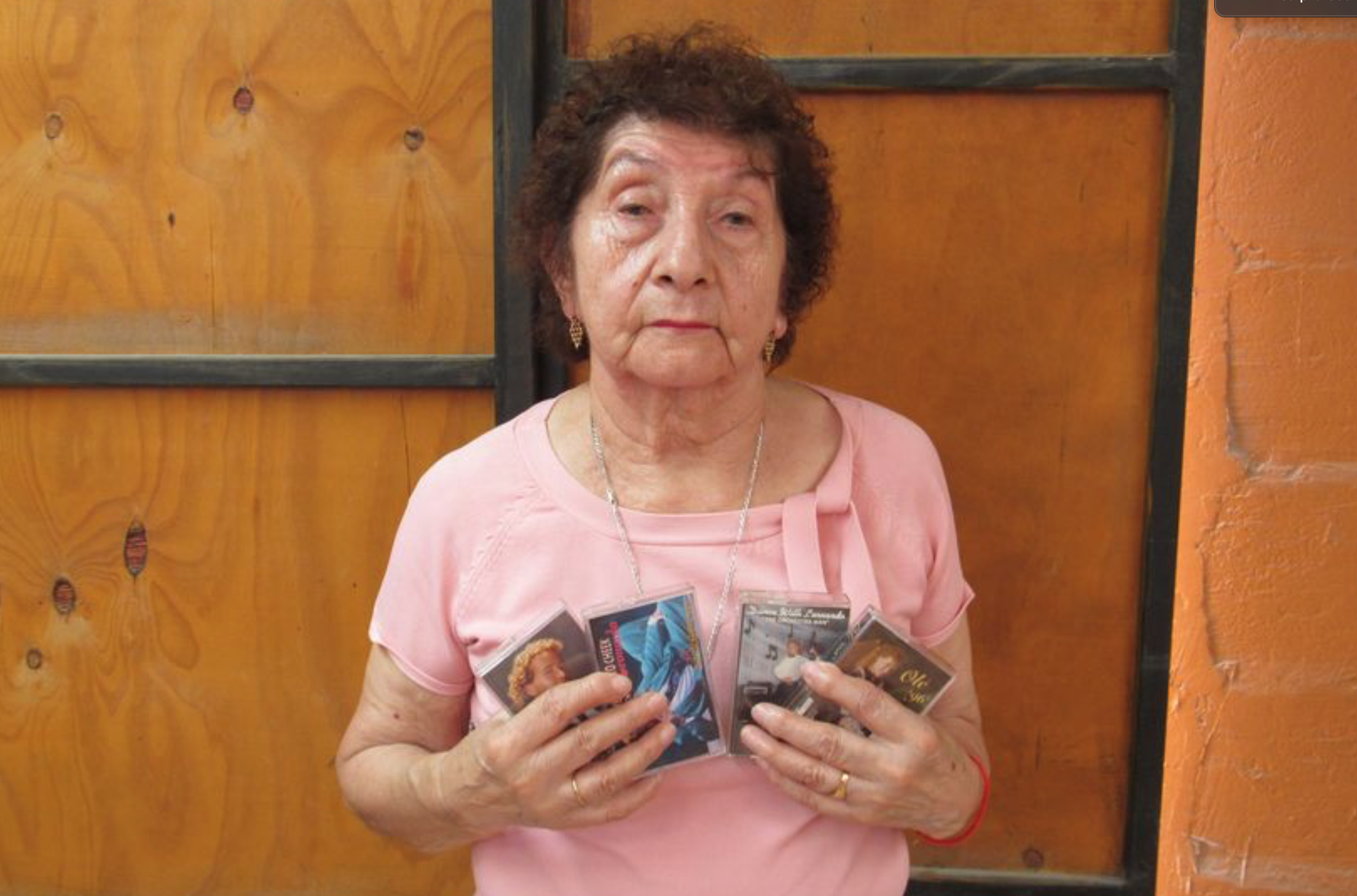 Asesora del hogar del papá de Farkas lo busca para "contarle secretos encargados"