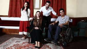 TVN da golpe a Canal 13 y supera a "Pacto de Sangre" en rating con "Esposa Joven"