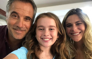 Actriz Giulia Inostroza hizo su primera aparición en "Isla Paraíso"