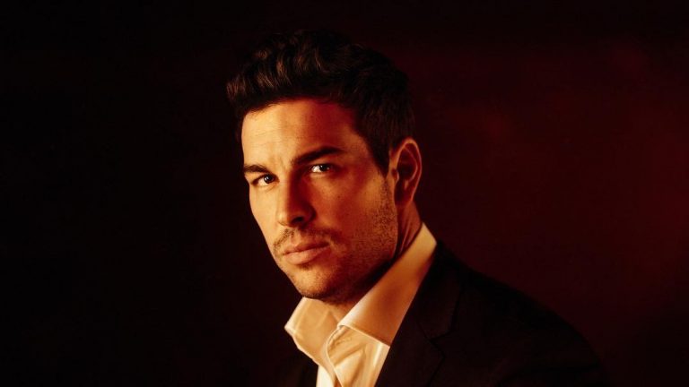 ¿Mario Casas será un nuevo "Christian Grey"? Así es el nuevo proyecto del actor