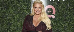 Jessica Simpson impresiona a sus fans por el tamaño de su vientre