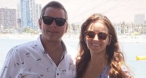 José Miguel Viñuela se luce con la pancita de su esposa