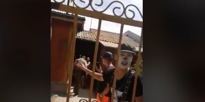 Cambiaron hasta la chapa: Mujer acusa que mimos se tomaron su casa de veraneo en La Serena