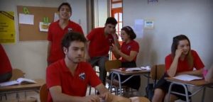 "Pacto de Sangre" sacó risas con escena en liceo de Ignacio