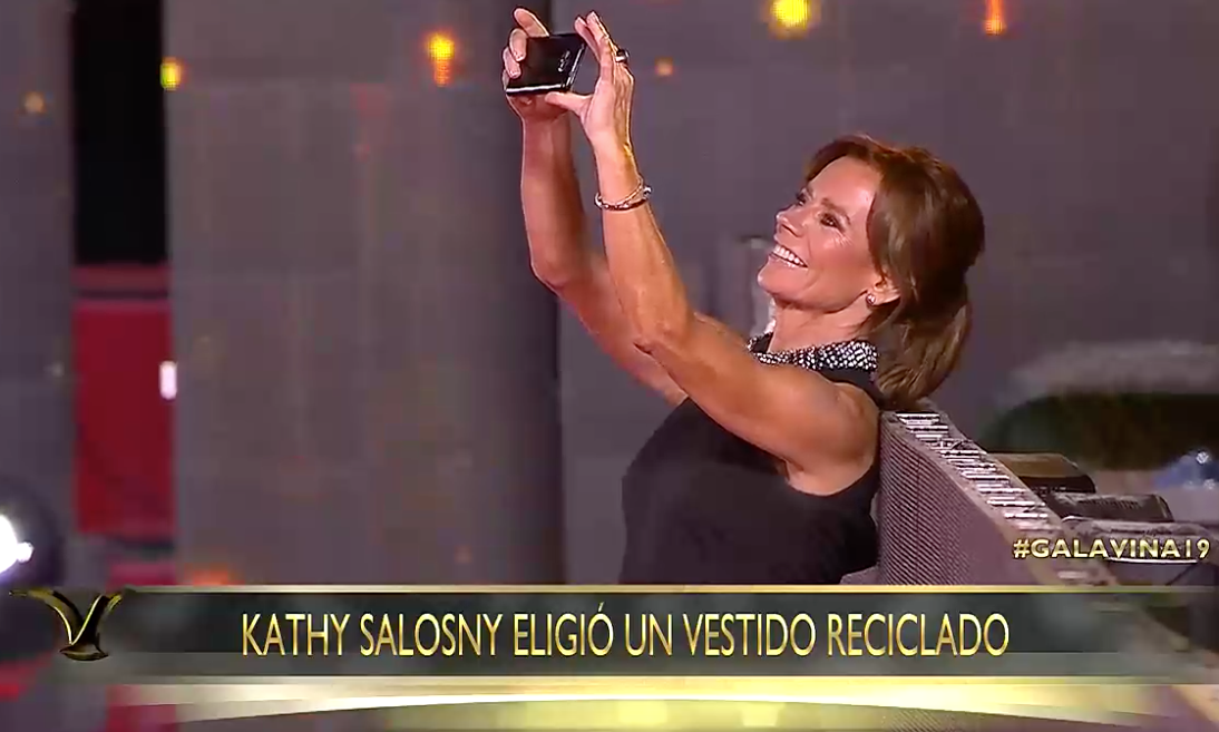 Este fue el vestido de la bodega de TVN con que Kathy Salosny deslumbró en la Gala de Viña