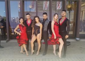 Integrante del "Clan Rojo" exhibió sus nuevos tatuajes gemelos