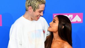 Con este diseño Ariana Grande dejó atrás el tatuaje que se hizo con su ex, Pete Davidson