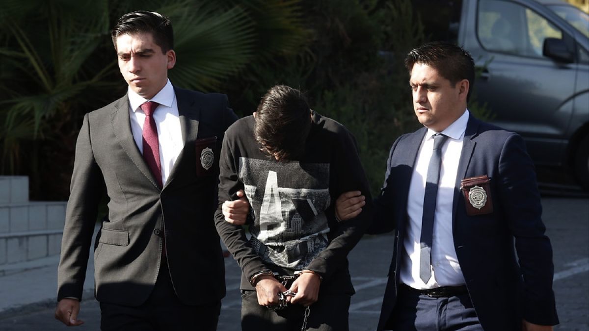 Prisión preventiva para jóvenes quienes prendieron fuego a una mujer en Quilicura