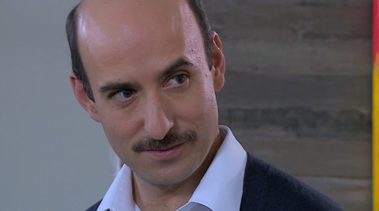 Actor de "Verdades ocultas" se autotrollea por 'gustos' literarios de su personaje