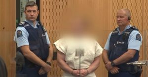Autor de la masacre de Nueva Zelanda rechaza a su defensa y plantea representarse a sí mismo