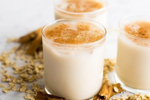 Descubre los beneficios de tomar agua de avena en ayuna