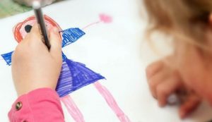 Menor que presenció el asesinato de su madre en Quintero quedó bajo custodia de familia del femicida