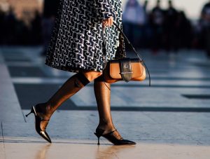 ¡Alerta de tendencia! El calcetín de ejecutivo ahora se lleva a la vista