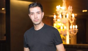 Héctor Morales denuncia a persona que le tiró su auto encima para atacarlo