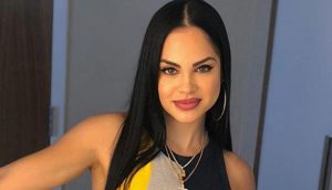 Natti Natasha enciende las redes con foto sin ropa cubriéndose solo con su cabello