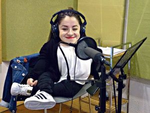 Voz chilena de "Madre, no hay una sola" es nominada a importante premio