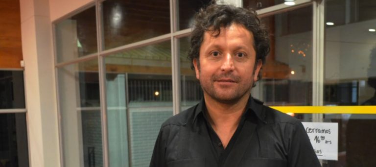 Daniel Alcaíno se refiere al futuro de Yerko Puchento tras salida de su guionista de Canal 13