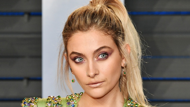 La peculiar chaqueta con que Paris Jackson desmintió su 'intento de suicidio'