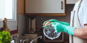 ¿Qué? Hombres que lavan platos son más atractivos y ojo que lo dice la ciencia