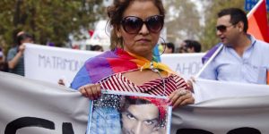 "Yo soy tu madre ahora": Madre de Daniel Zamudio adoptó a joven trans