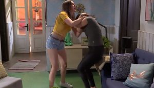 María Jesus Miranda compartió los moretones tras la pelea entre Javiera y Roxy en 'Verdades ocultas'