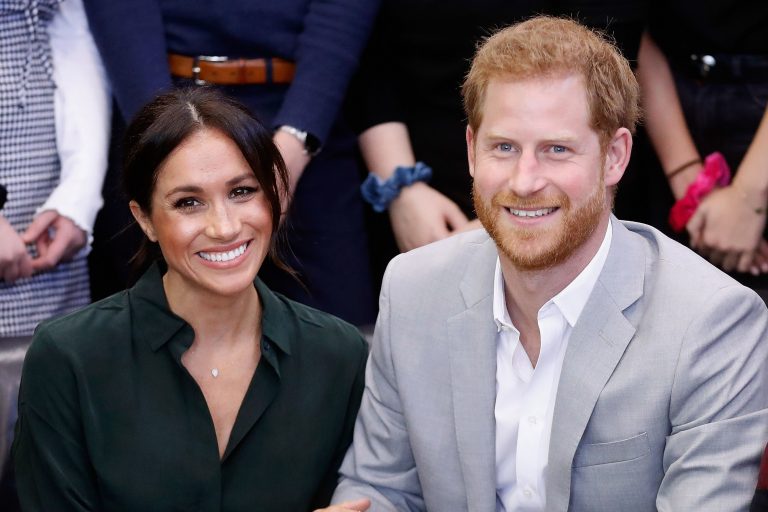 Se anunció que el príncipe Harry y Meghan Markle renunciarán a sus títulos nobiliarios