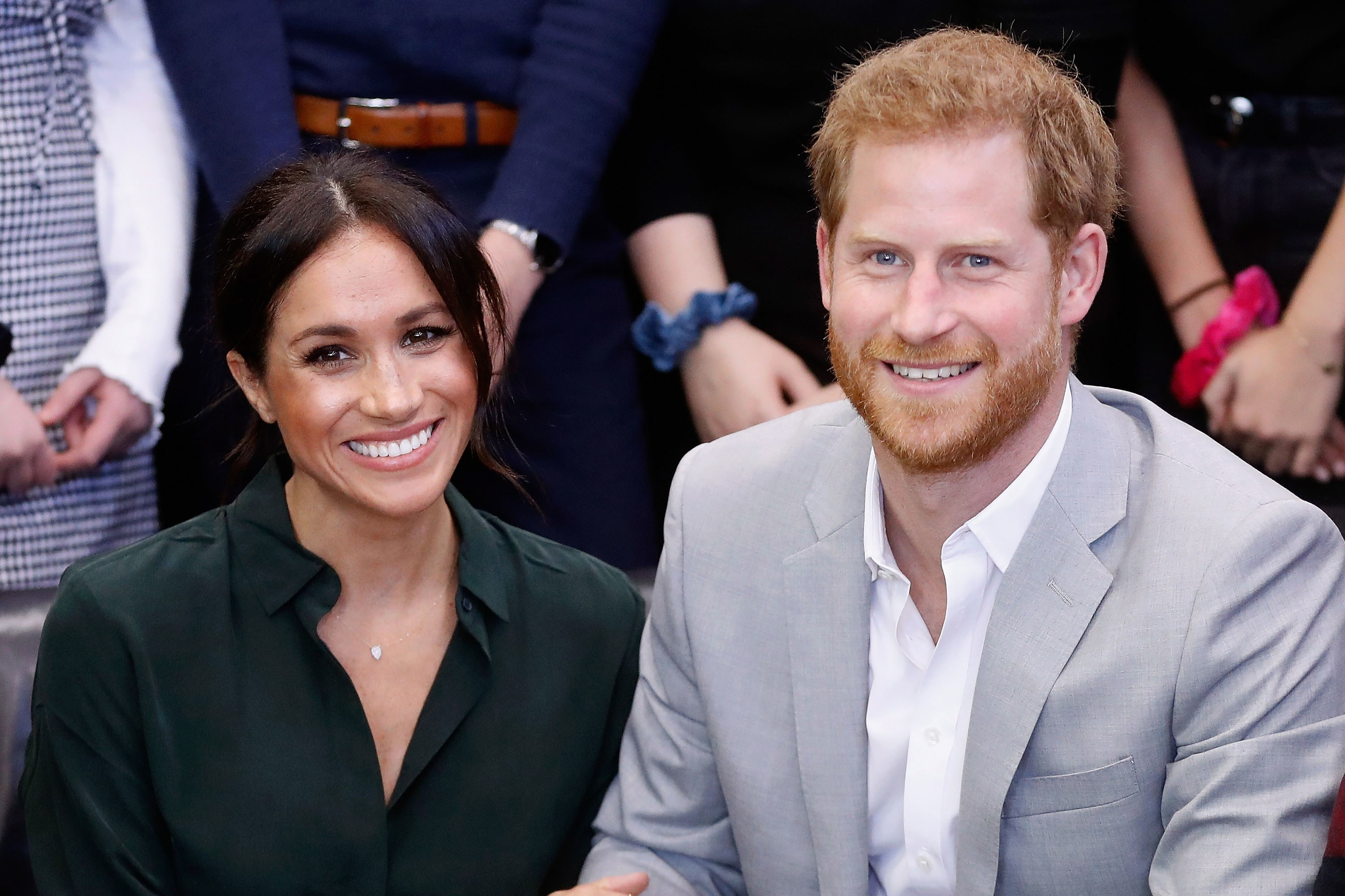 Se anunció que el príncipe Harry y Meghan Markle renunciarán a sus títulos nobiliarios