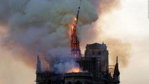 Estas son las imágenes que ha dejado el incendio en la Catedral de Notre Dame en París