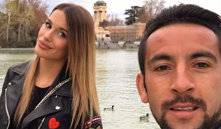 Beso entre Mauricio Isla y Gala Caldirola generó comentarios divididos entre sus seguidores
