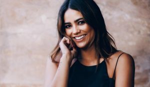 Camila Recabarren comparte la insólita mascota de un niño en su travesía por África