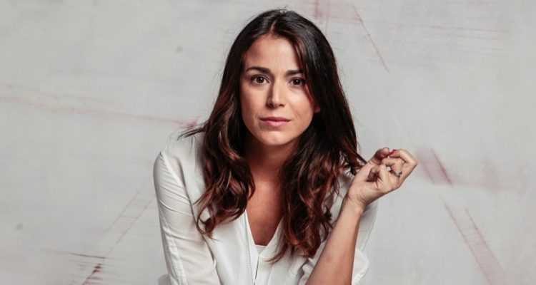 Ignacia Baeza de "Pacto de Sangre" sacó aplausos con sesión de fotos