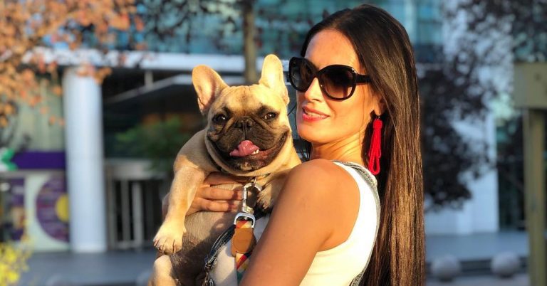 Adriana Barrientos luce en bikini los 5 kilos que ha subido en cuarentena