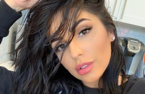 "Me siento libre": Famosa Youtuber sorprende al quitarse implantes de senos y glúteos