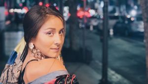 Denise Rosenthal es aplaudida por sus seguidores tras mostrar su celulitis en una foto