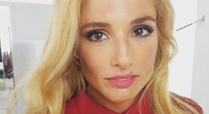 Maria Elena Swett aclara su estado de salud tras compartir foto con psoriasis: "No se asusten por mi"