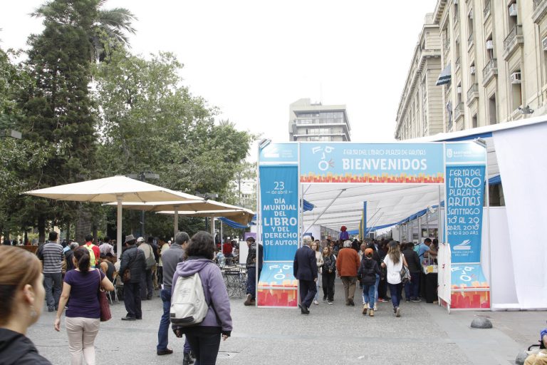 Este año no va: Cancelan Feria del Libro en Plaza de Armas