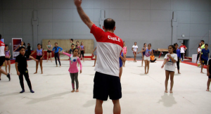 Deportistas alzan la voz y respaldan a Tomás González tras acusaciones de maltrato en la gimnasia